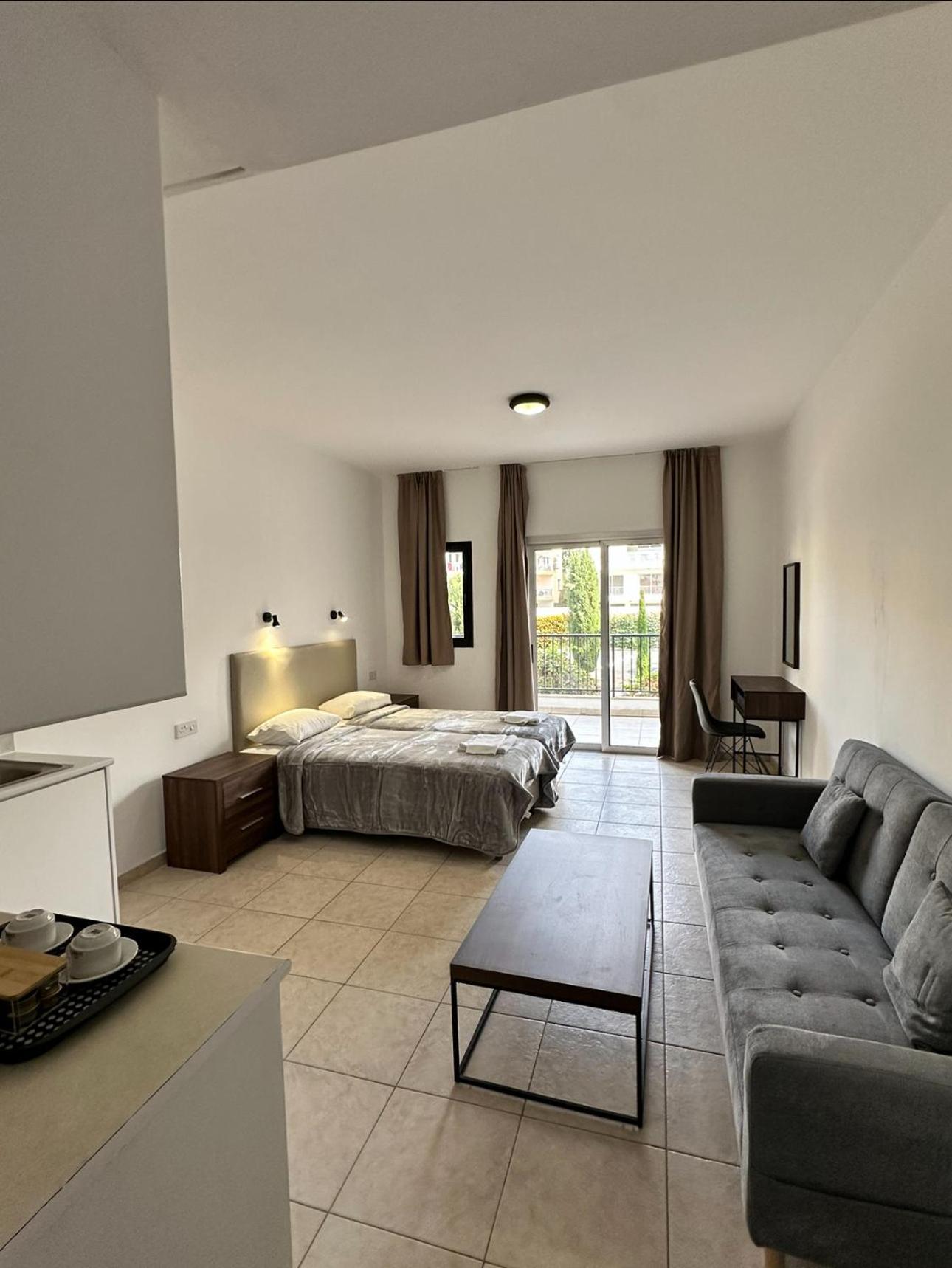 New York Plaza Hotel Apartments Pafos Zewnętrze zdjęcie