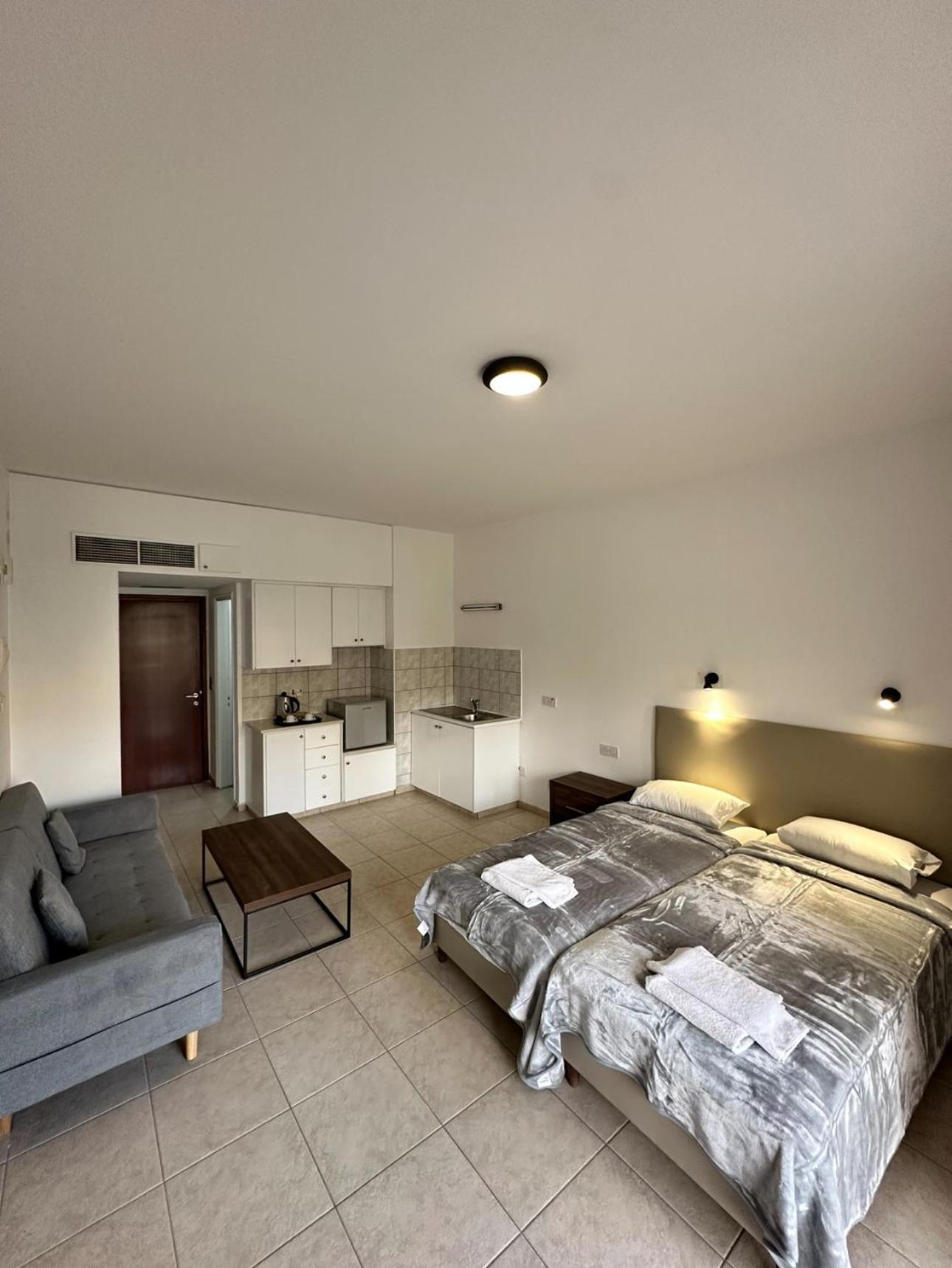New York Plaza Hotel Apartments Pafos Zewnętrze zdjęcie