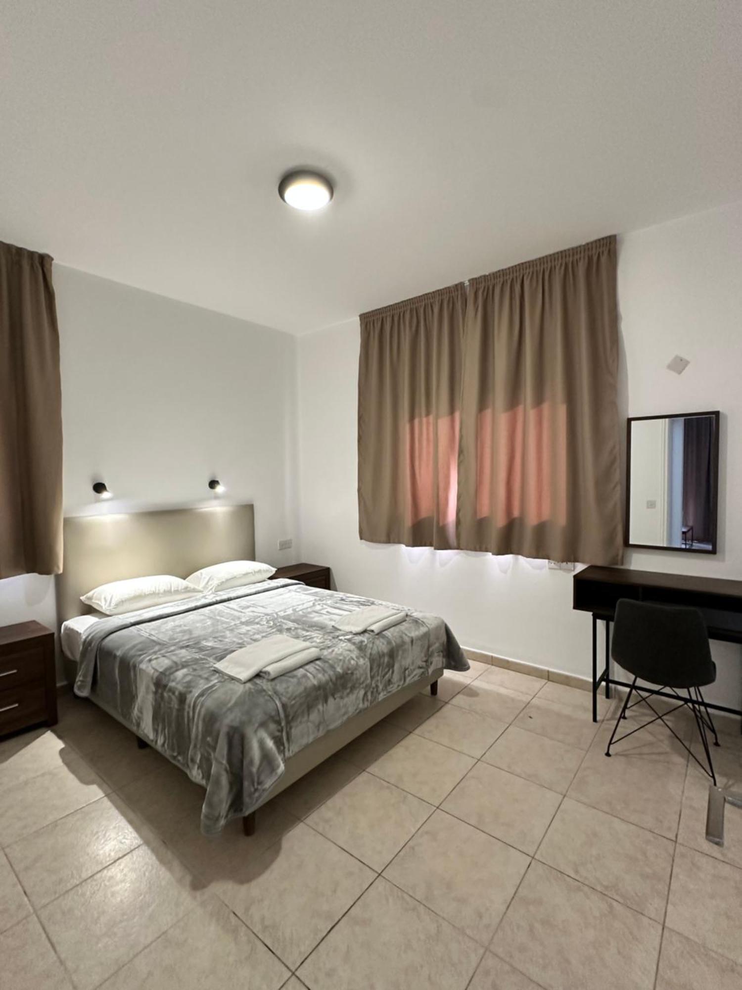 New York Plaza Hotel Apartments Pafos Zewnętrze zdjęcie