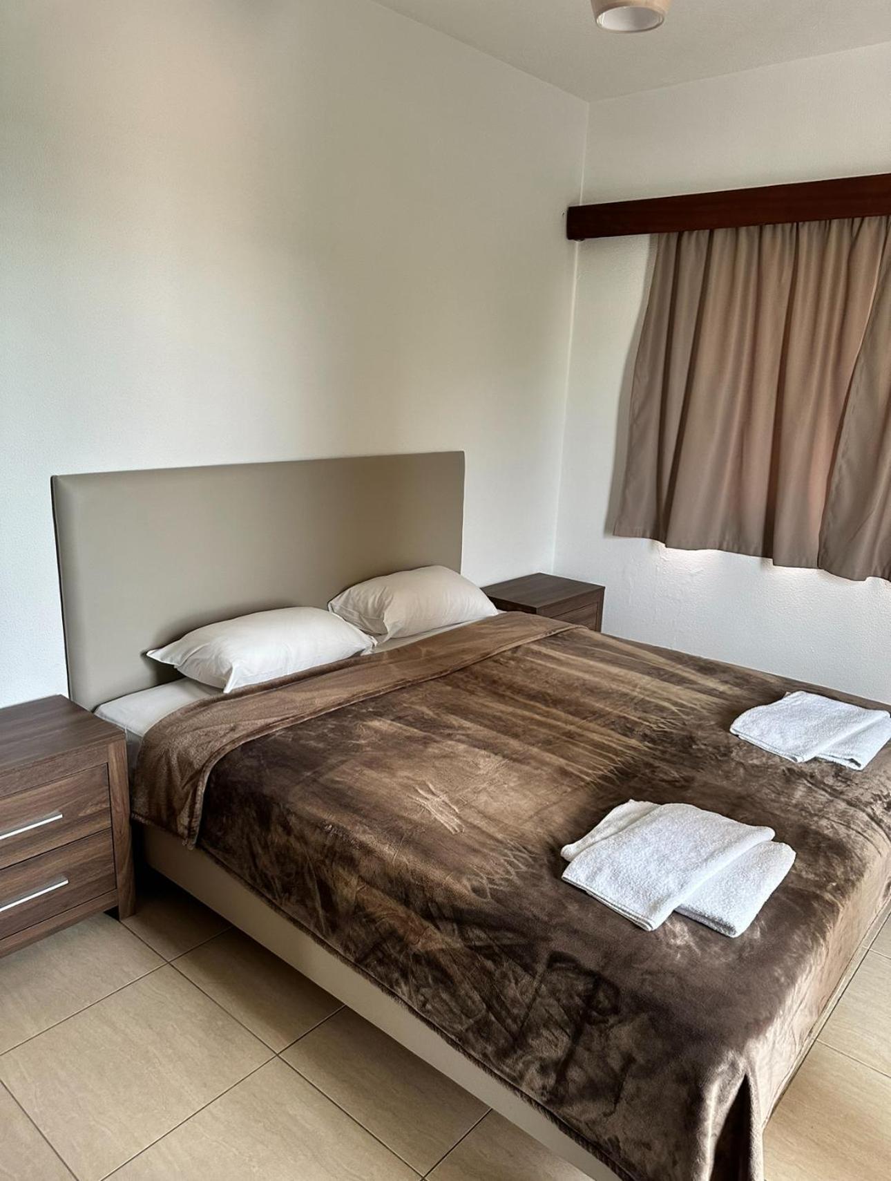 New York Plaza Hotel Apartments Pafos Zewnętrze zdjęcie